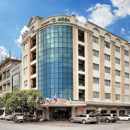Pacific Hotel Phnom Penh Esterno foto