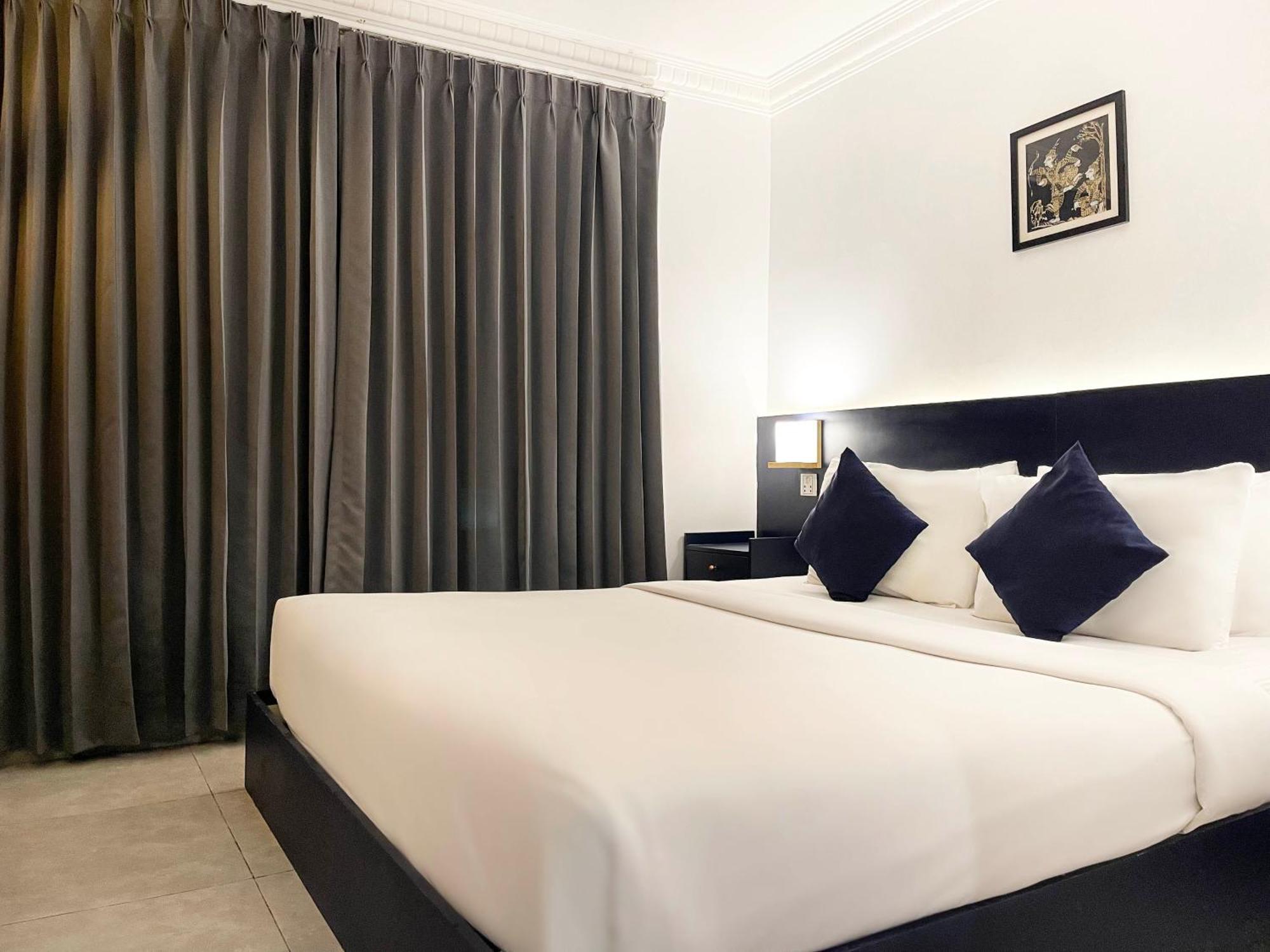 Pacific Hotel Phnom Penh Esterno foto